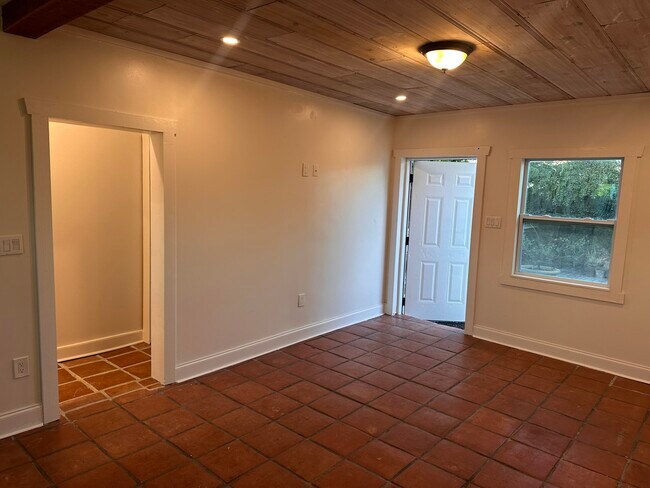 Foto del edificio - 4707 Garden Ave