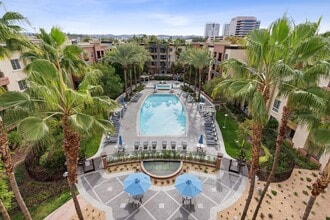 AMLI Warner Center Photo