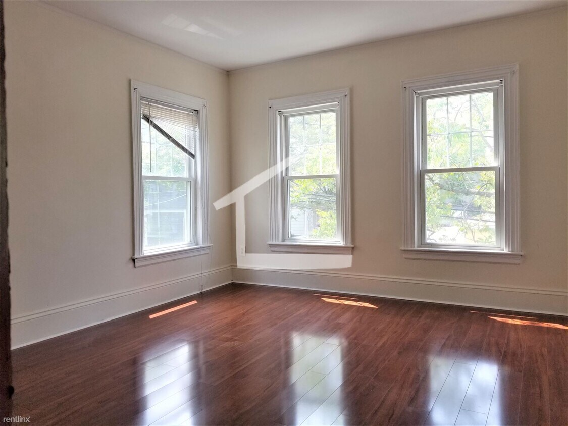 Primary Photo - 6 br, 2 bath House - 11 Wadsworth St