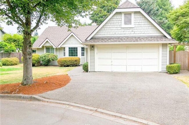 Foto del edificio - Private Cul-de-Sac Home with Fenced Yard & Attached 2-Car Garage