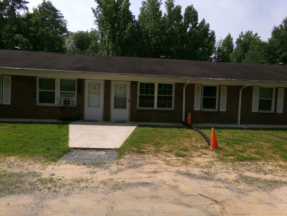Primary Photo - Southern Roots Apartments