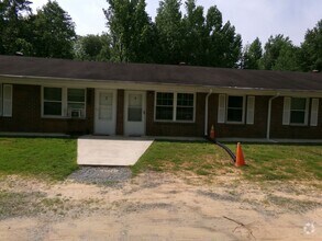 Building Photo - 1539 NC-65