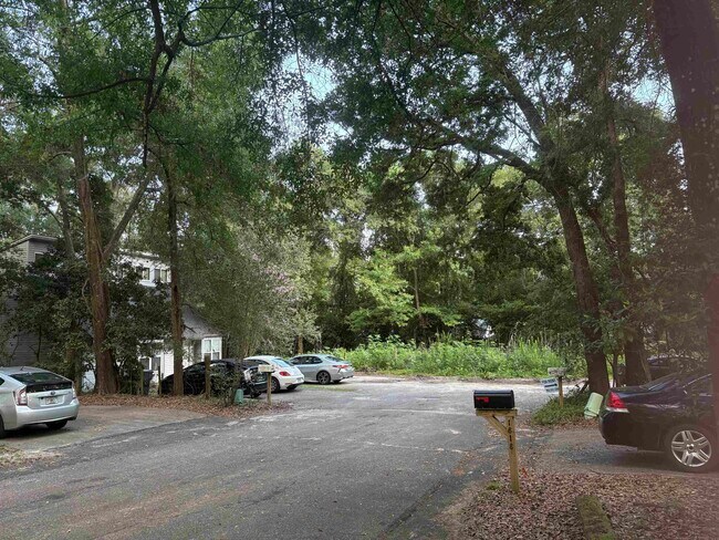 Building Photo - 1820 Seay Ct