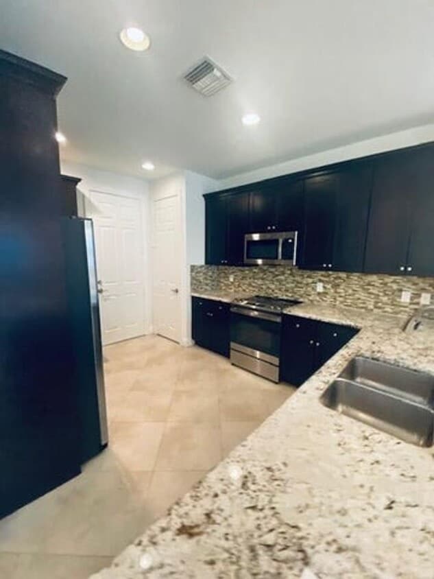 Primary Photo - 4527 Cadiz Cir