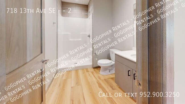 Foto del edificio - 718 13th Ave SE