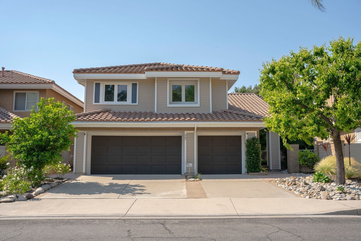 Primary Photo - FOR LEASE- SPECTACULAR VIEW!
