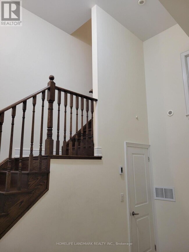 Building Photo - 50 Hargrave Ln