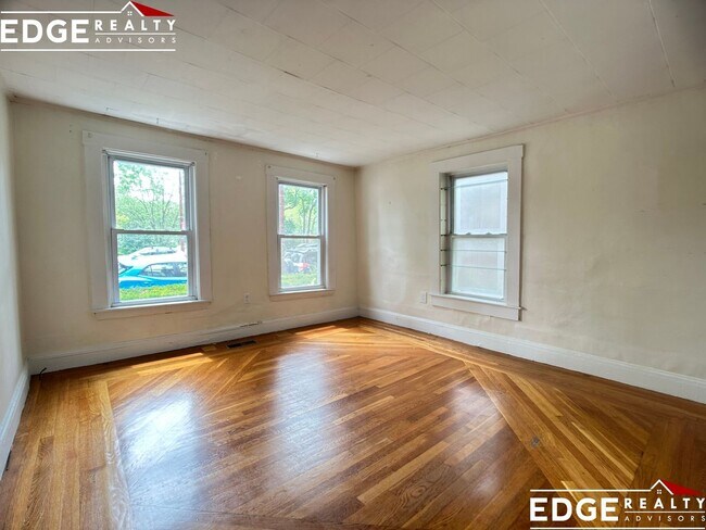 Building Photo - Bright and Sunny 2 bed 1 bath in Cambridge