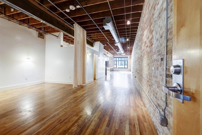 Foto del edificio - 411 Brazos St