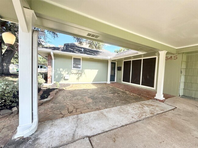 Foto del edificio - 5545 Pagewood Ln