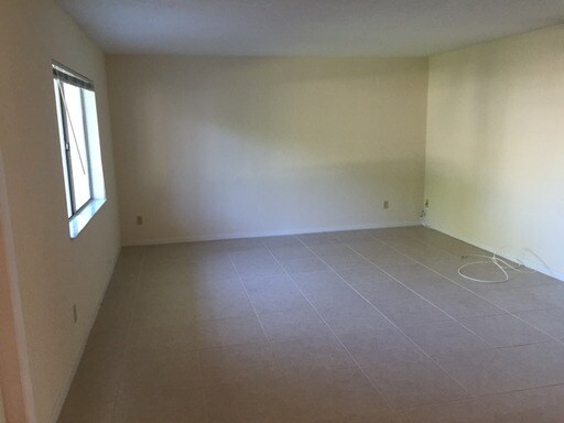 Building Photo - 4609 Bayshore Dr