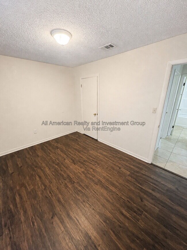 Foto del edificio - 818 Lark St