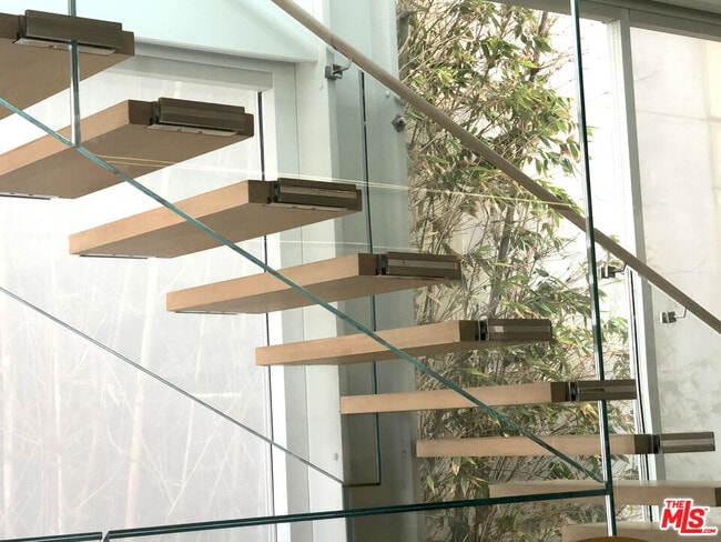 Foto del edificio - 1267 Palisades Beach Rd