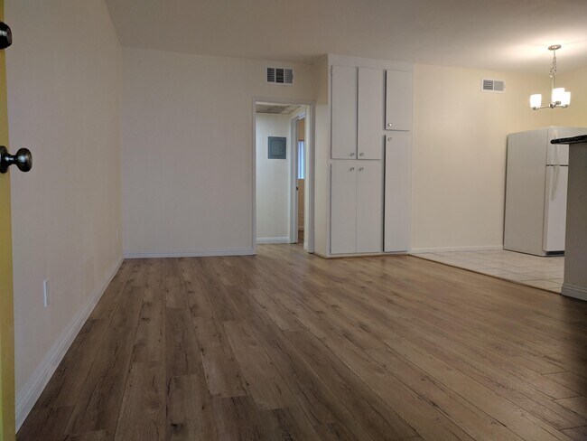 Foto del edificio - 12331 Riverside Dr