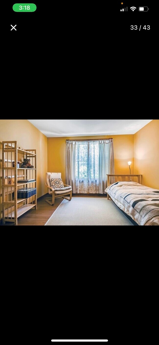 Dormitorio - 79 Highland St