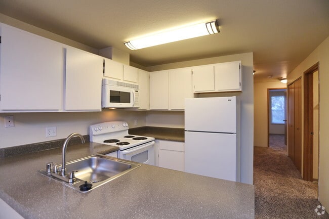 2x2/Den - Sutter's Square