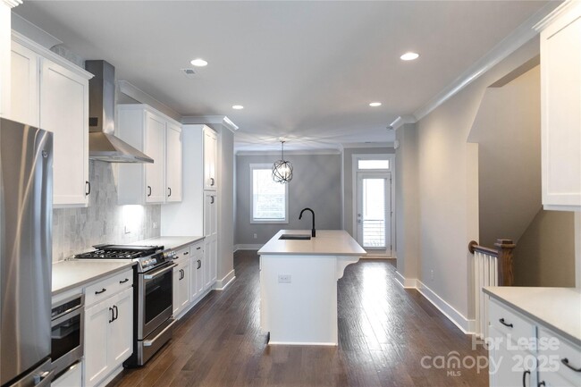 Foto del edificio - 1162 E 36th St