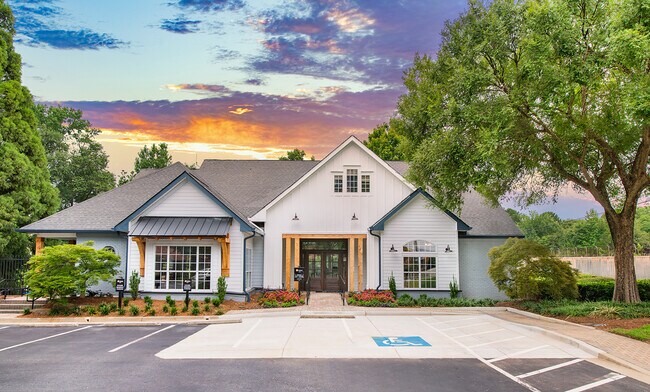 Photo - MAA Glen Apartments