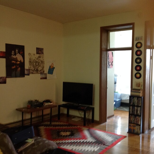 . - 126 E Main St