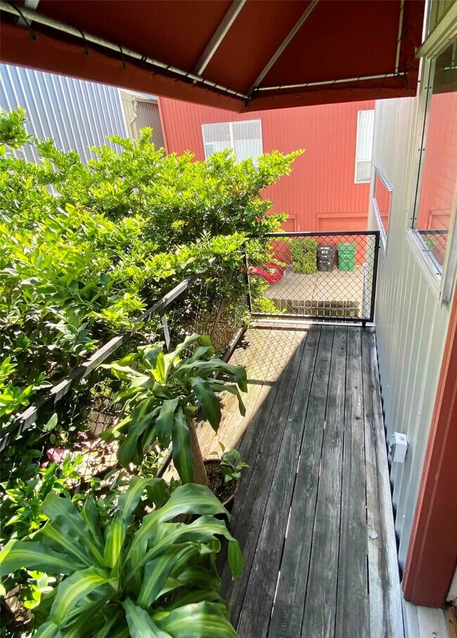 Foto del edificio - 823 Robin St