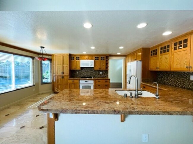 Foto del edificio - 526 Trailridge Dr