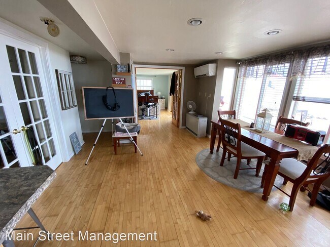 Building Photo - 3 br, 1 bath House - 3416 Cty Rd. S
