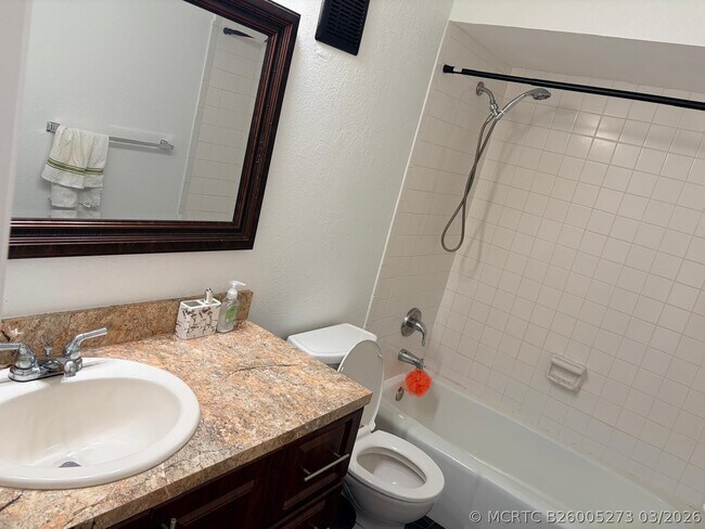Foto del edificio - 1641 Fairway Rd