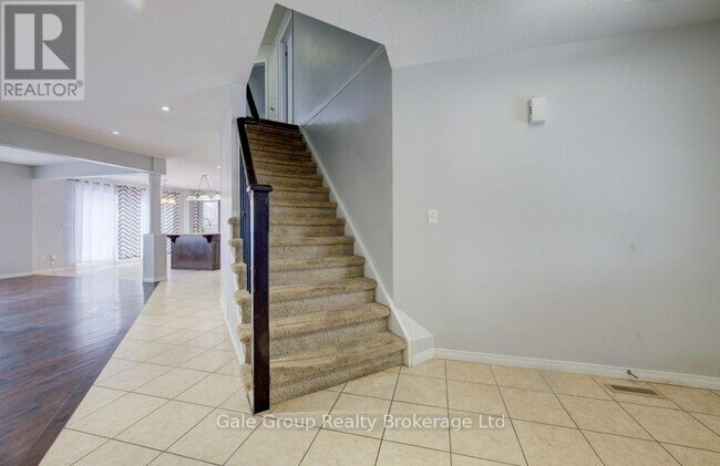 Building Photo - 395 Champlain Ave