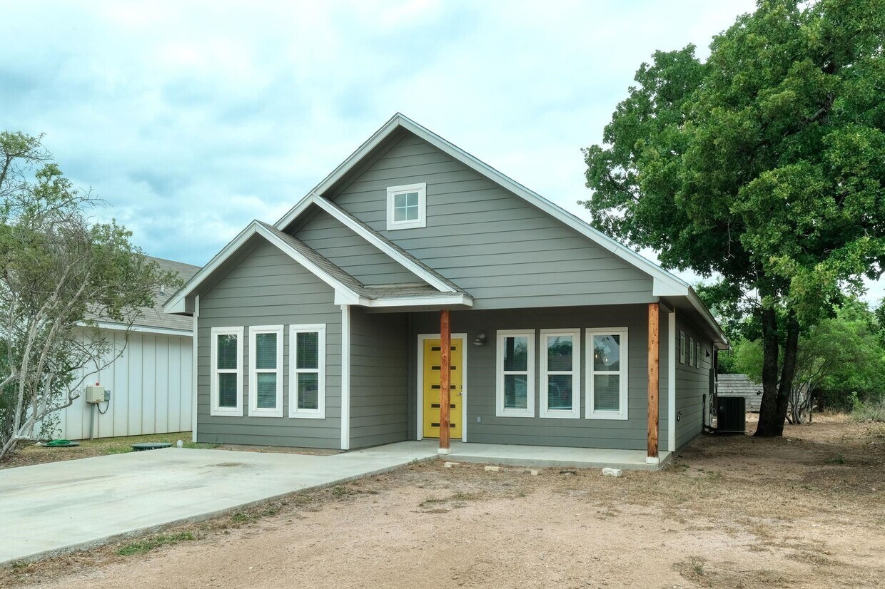 1527 Geronimo Trail, Kingsland, TX 78639 House Rental in Kingsland