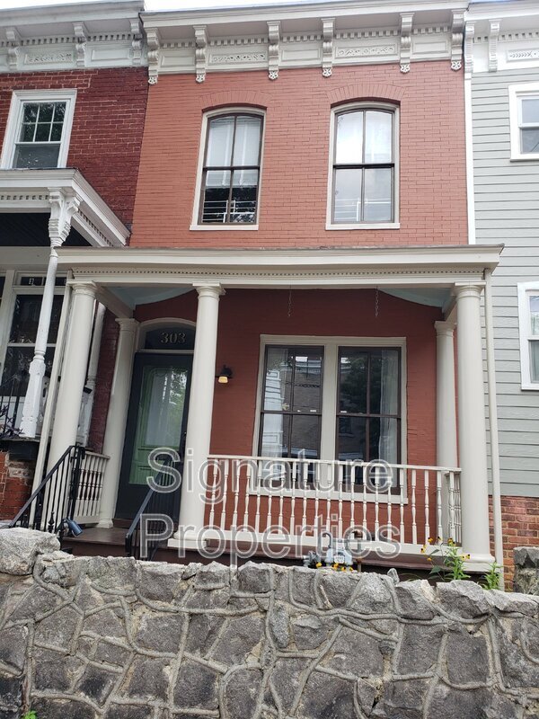 Building Photo - 303 W Clay St