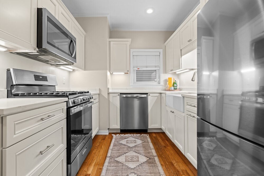 Primary Photo - 436 W 2nd St
