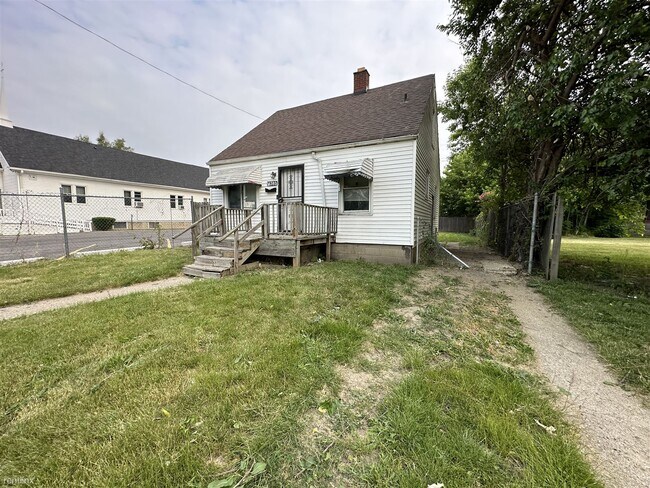 Building Photo - 3 br, 1 bath House - 14383 Maddelein St