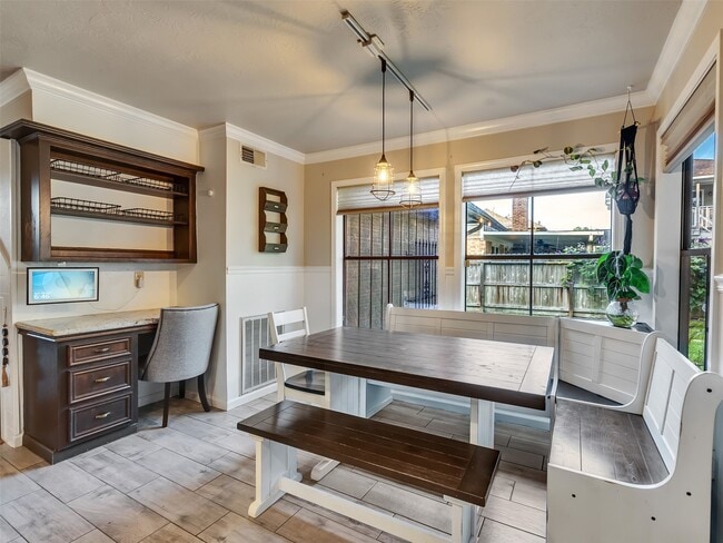 Foto del edificio - 702 Olde Oaks Dr