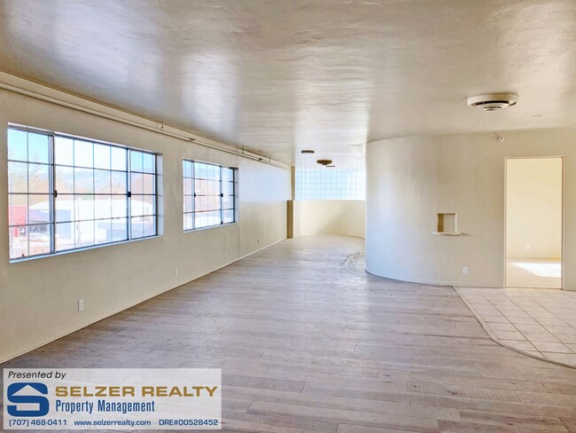 Building Photo - One-of-a-kind 3 bd. rooftop penthouse; inc...