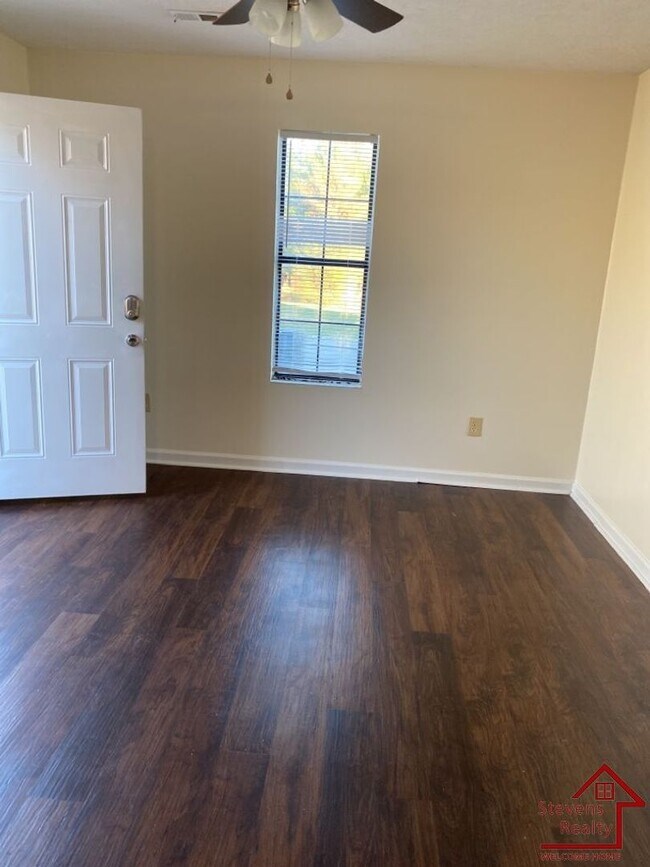 Foto del edificio - 275 Dogwood Pointe Dr