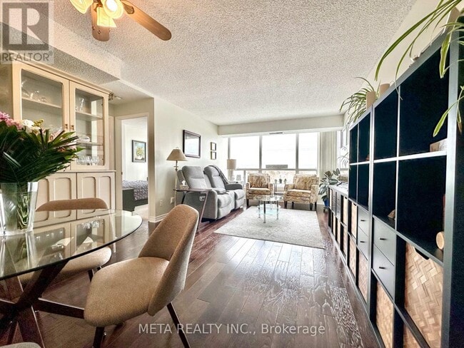 Building Photo - 1276 Maple Crossing Blvd