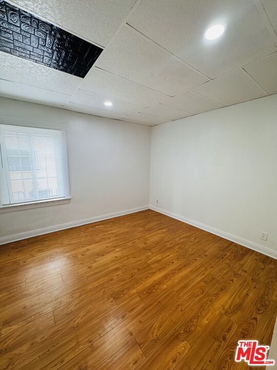 Foto del edificio - 417 W 52nd Pl