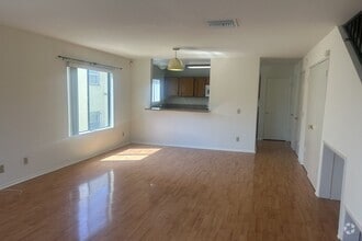 Building Photo - 8515 Saturn St
