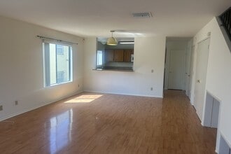 Building Photo - 8515 Saturn St
