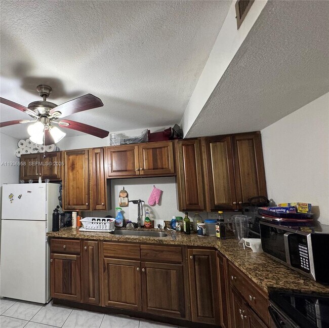 Foto del edificio - 2821 N Miami Beach Blvd