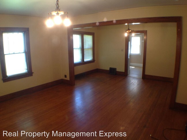 Foto del edificio - 415 E 13th St