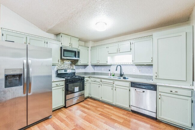 Foto del edificio - Charming 4BR House in Douglasville
