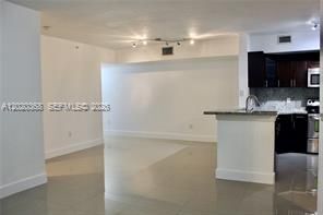 Building Photo - 2548 Centergate Dr