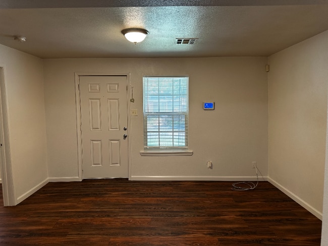 Building Photo - 507 Dunbar Ave