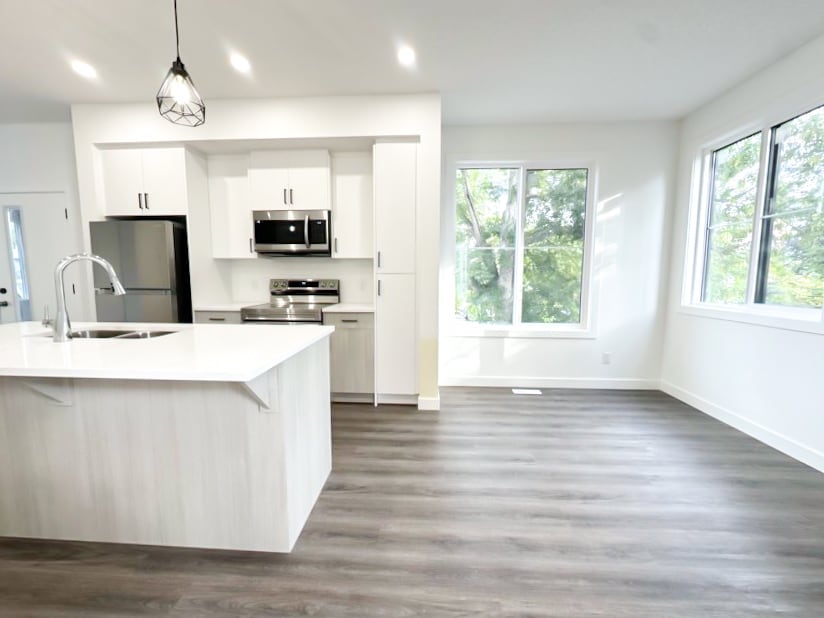 Primary Photo - 2439-2426 26 Ave NW