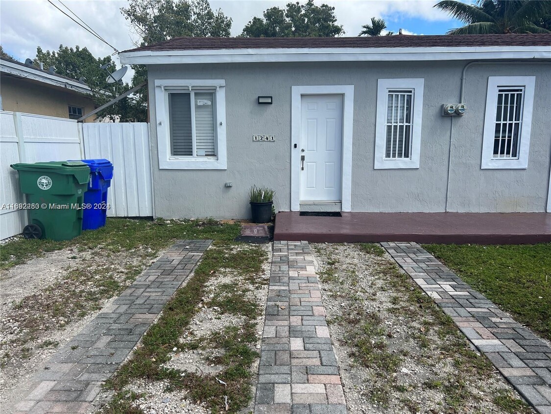 Primary Photo - 1241 NW 27th St