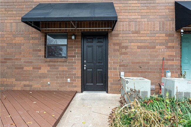 Foto del edificio - 250 N Madison St