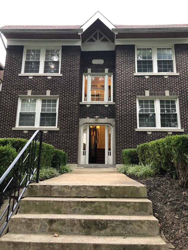 6412 Alamo Ave Unit 2w, Clayton, MO 63105 Condo for Rent in Clayton