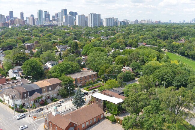 Photo du bâtiment - 407-230 Oak St
