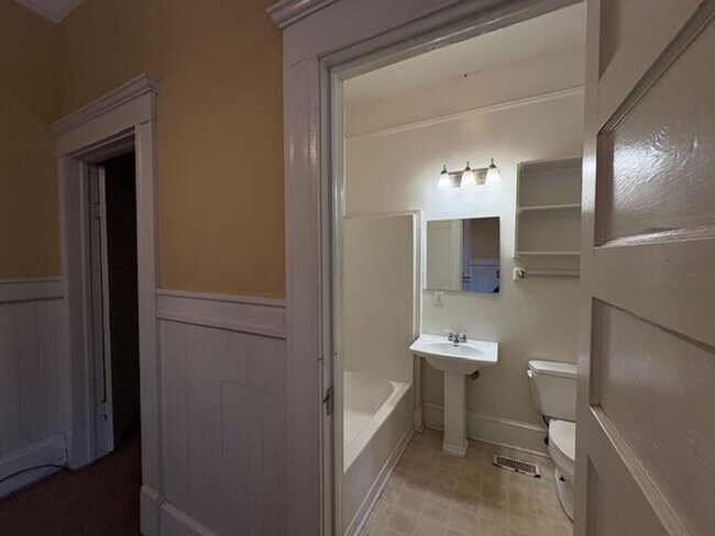 Foto del edificio - 946 Magnolia St